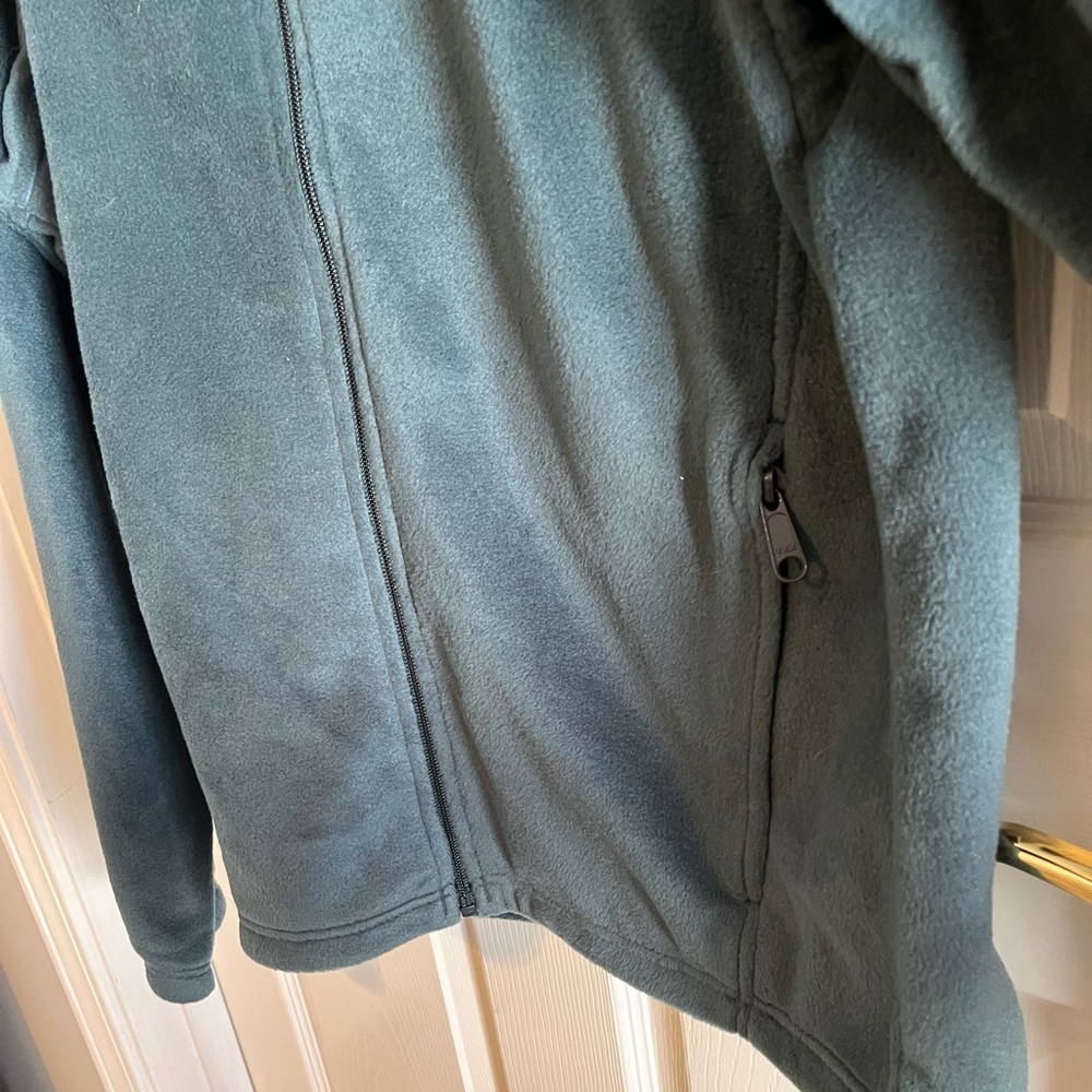 Columbia green fleece jacket for men size Medium
EUC
No visible flaws - Picture 6 of 8